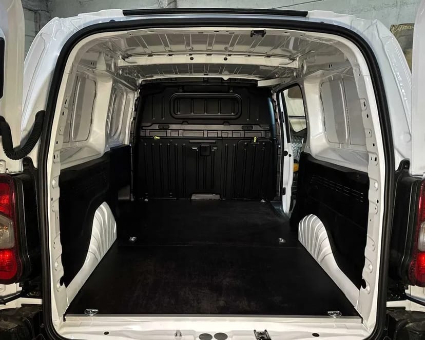 Облаштування підлоги в автомобілях вантажних вологостіка фанера ОСББ Р