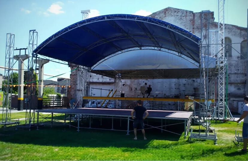 Виготовлення мобільних сцен (подіумів, сценових конструкцій)розмір 6х4