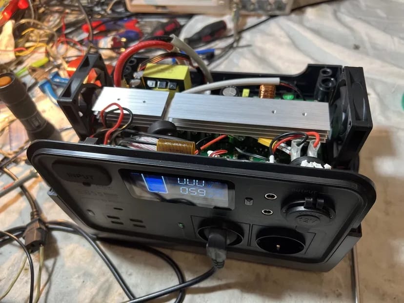 Ремонт зарядних станцій та інверторів Bluetti, ecoflow, deye