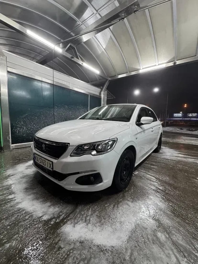 Peugeot 301 — Економічне та надійне авто