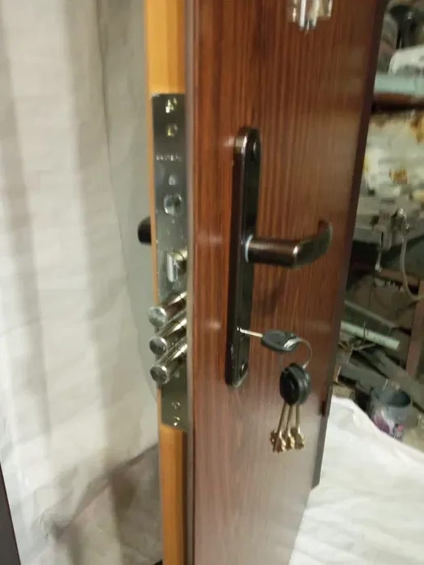 Ремонт, заміна та встановлення дверних замків, ручок, петель