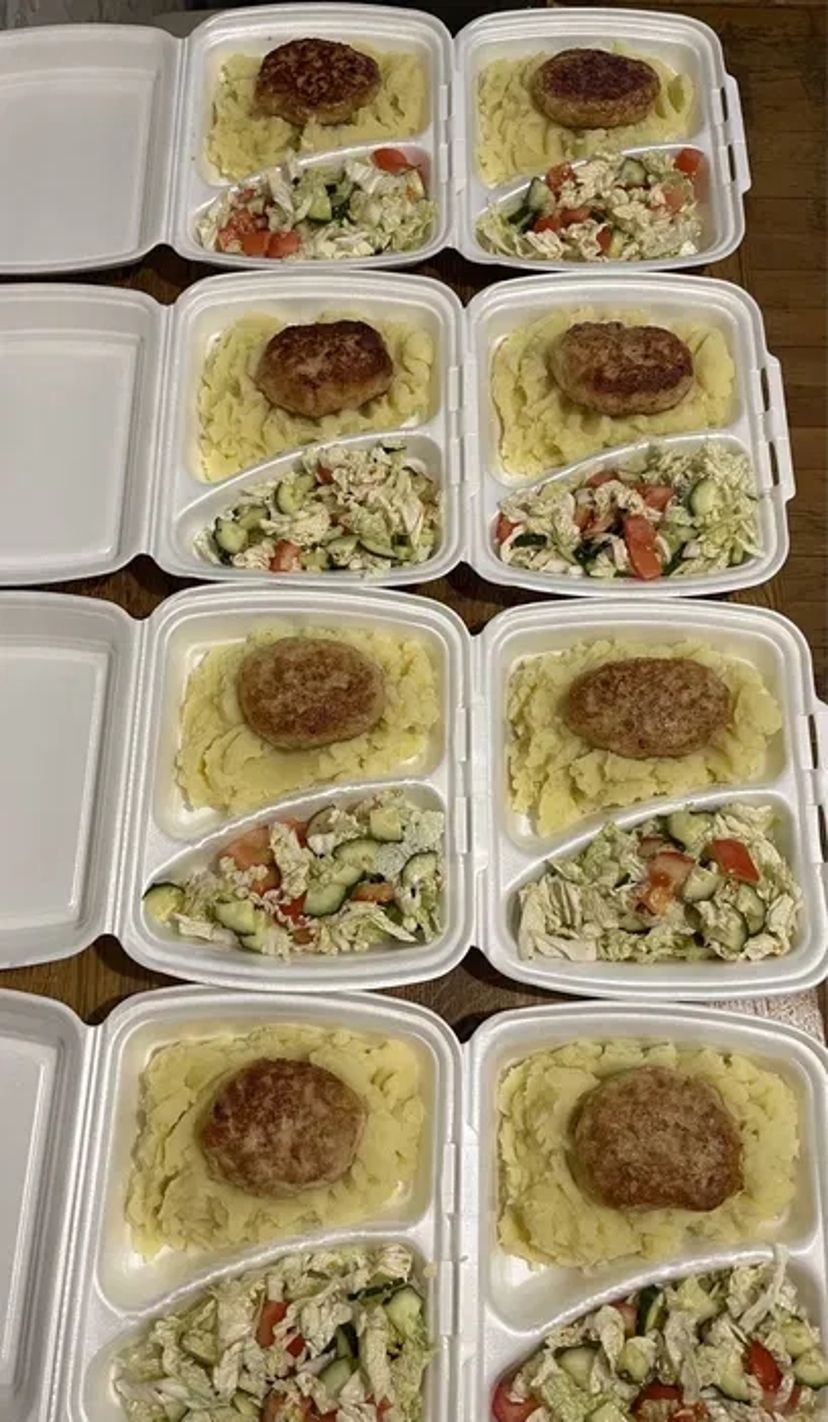 Смачні комплексні обіди з доставкою! Гарячі, свіжі, як вдома.