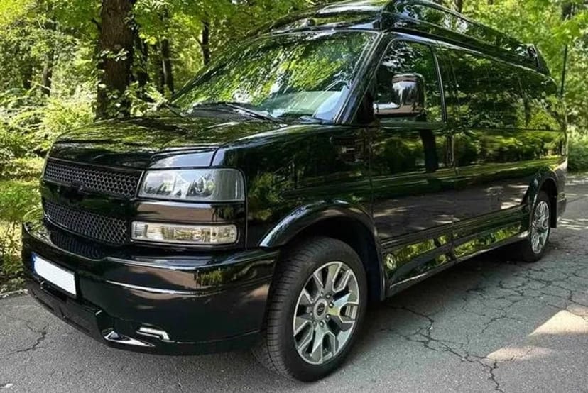 378 Мікроавтобус на весілля Chevrolet Express
