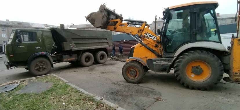 Перевезення вантажів самоскидами КАМАЗ