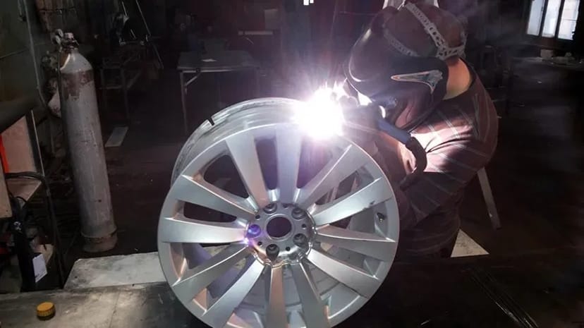 Зварювання алюмінію та інших кольорових сплавів. Ремонт.