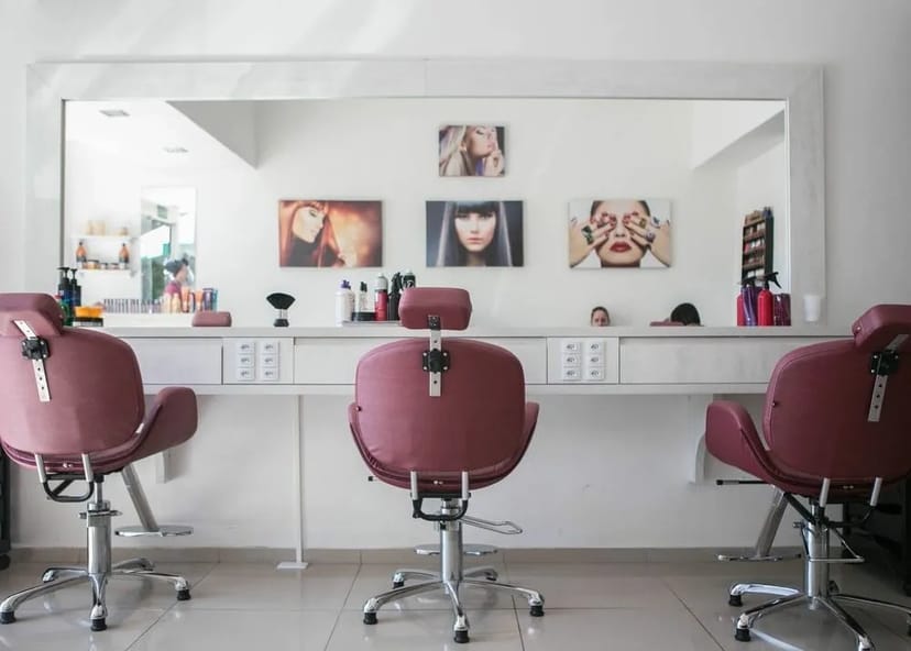 Перукарськи послуги, фарбування масаж, манікюр , педикюр