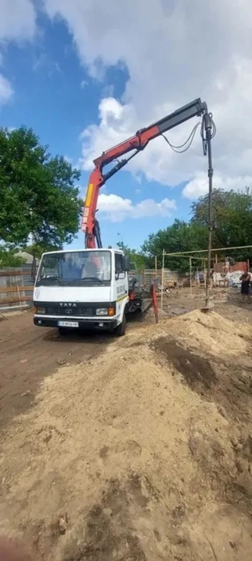 Гідравлічний кран-маніпулятор для вантажно-розвантажувальних робіт