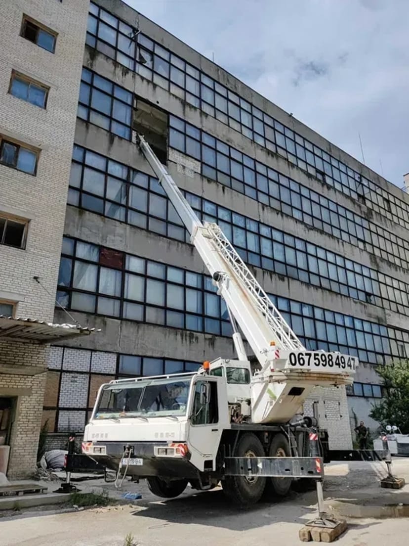 Послуги від 10до 50тонн. Автокран