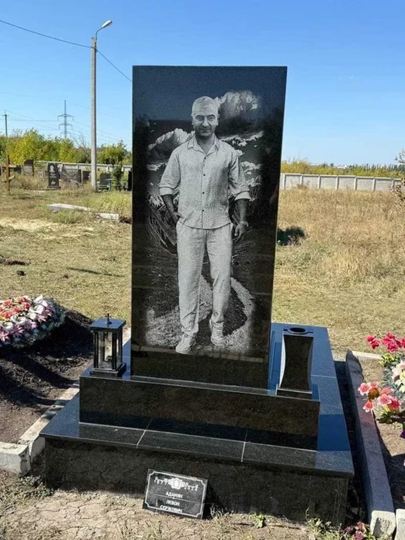 Гранітні пам’ятники, виготовлення та встановлення лавок з гарантією якості