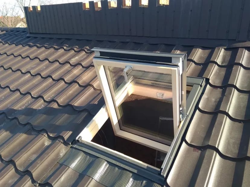 Монтаж, врізка мансардних (дахових) вікон Fakro, Roto, Velux.