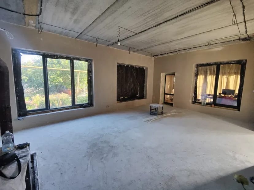 Штукатурка стін: професійне вирівнювання поверхонь у найкоротші терміни