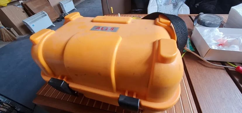 Нівелір оптичний.