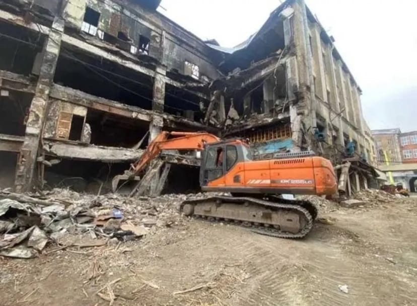 Гусеничний екскаватор Doosan DX255LC для руйнування конструкцій