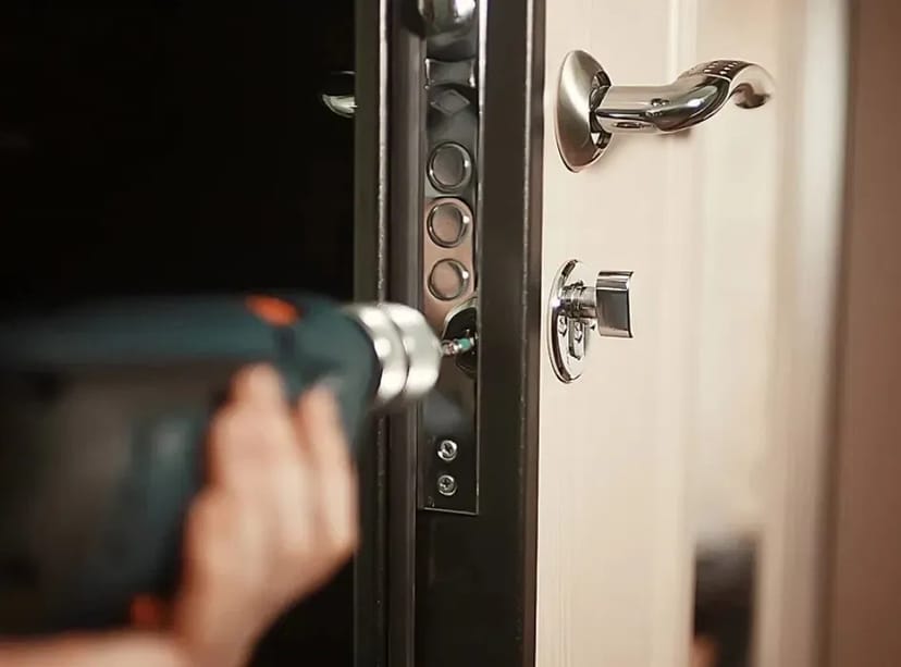 Заміна замка, заміна циліндра, заміна ручки, заміна петель