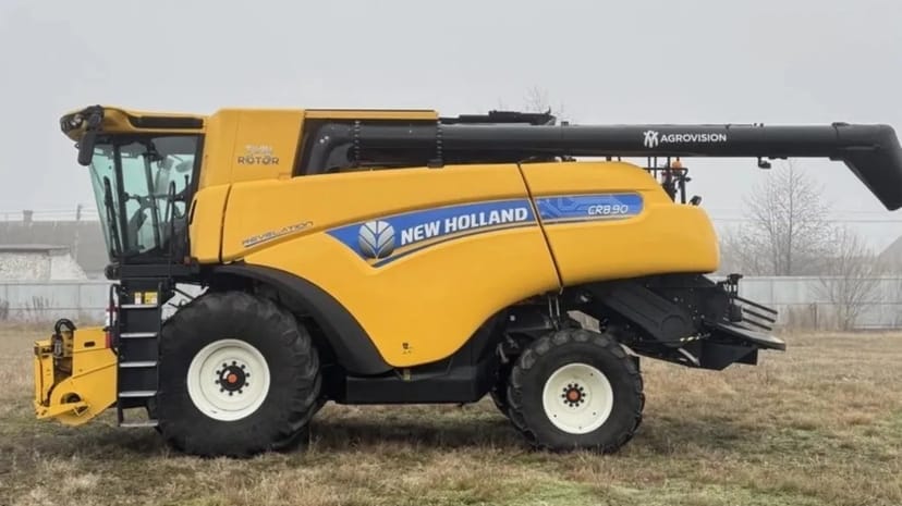 Комбайн New Holland CR 8.90 для обмолоту широкого спектра культур