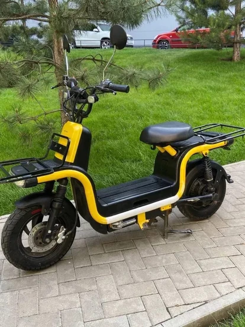 Електро скутер, електро мопед.