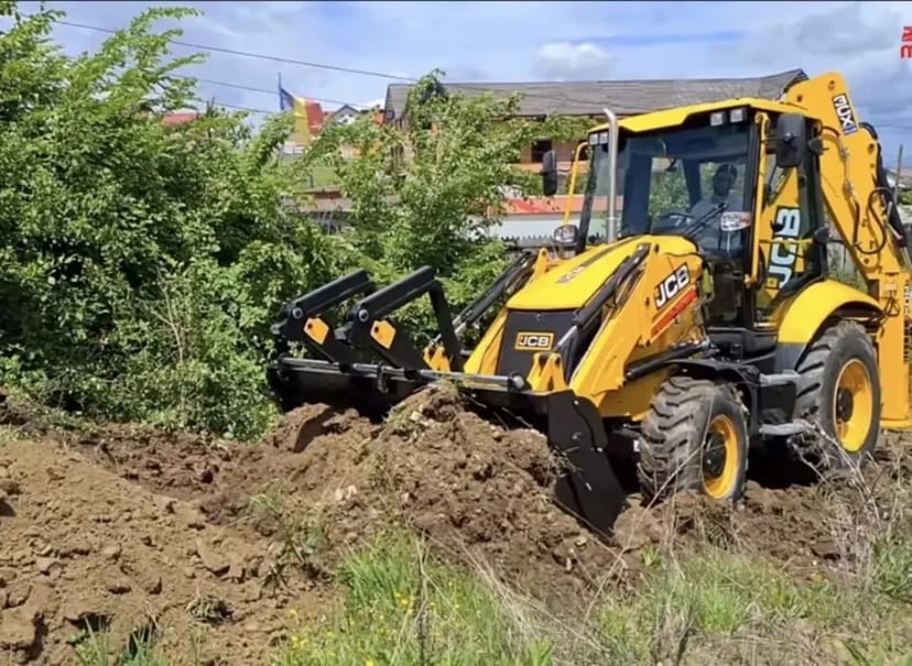 Екскаватор-навантажувач JCB 3CX.