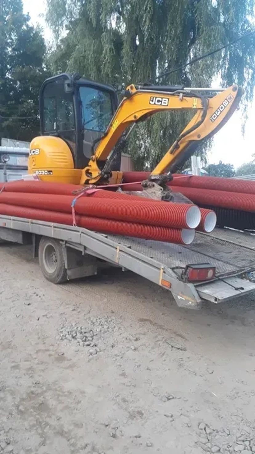 Пропонуємо професійні послуги компактного та потужного мініекскаватора