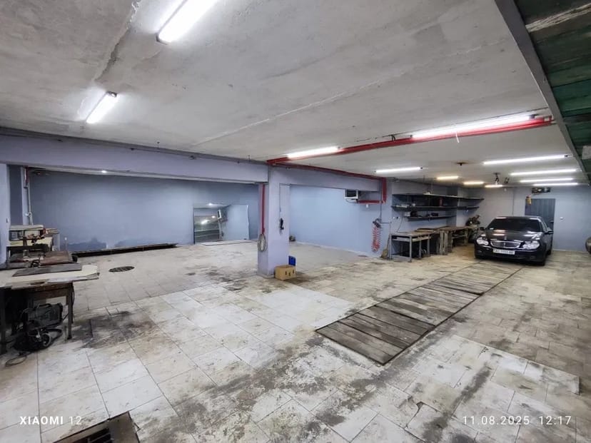 Підвальний Простір 170 м.кв. для Вашого Бізнесу: Ідеальне Розміщення Складу, Майстерні або Виробничого Цеху у Надійній Будівлі.