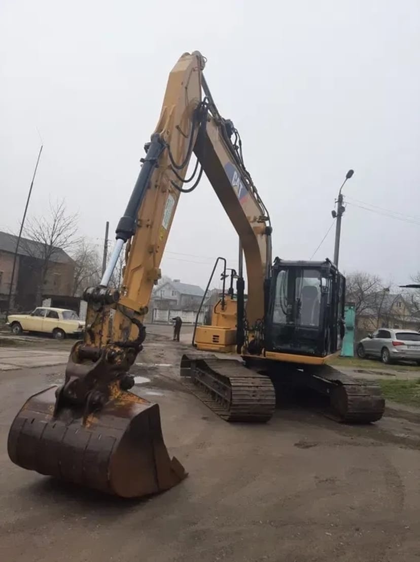 Екскаватори 5-25тон.Гідромолот.Ямобур.Міні міксер.