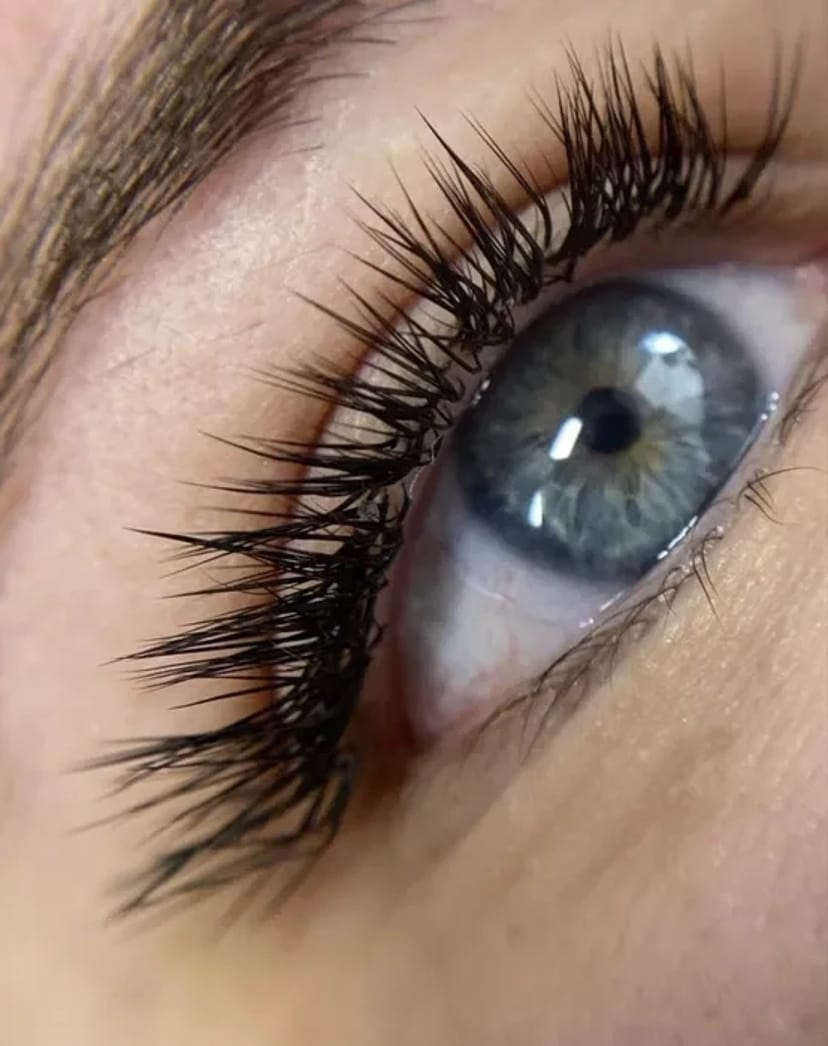 Нарощування красивих вій. Лівий берег.