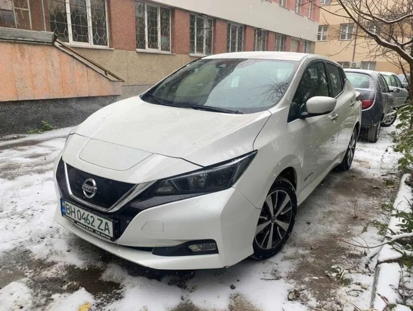 Nissan Leaf 2 покоління — 2018 року.