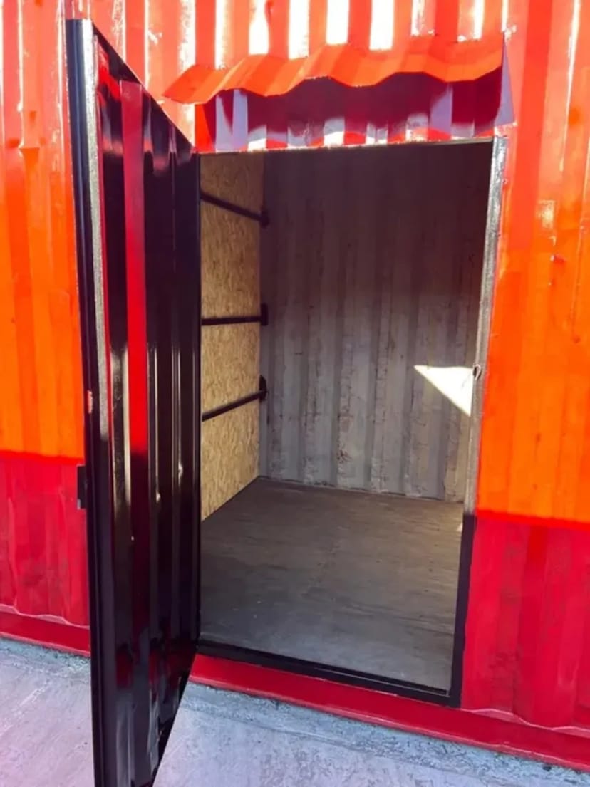 Сухий склад на территорii з охороною