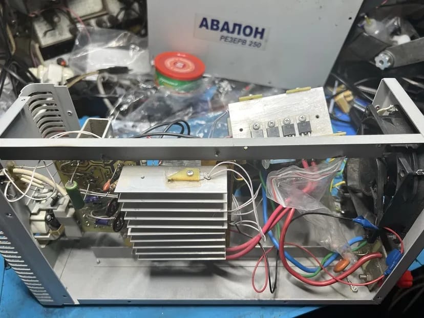 Професійний Ремонт Інверторів ⚡️ Будь-якого Типу та Складності!