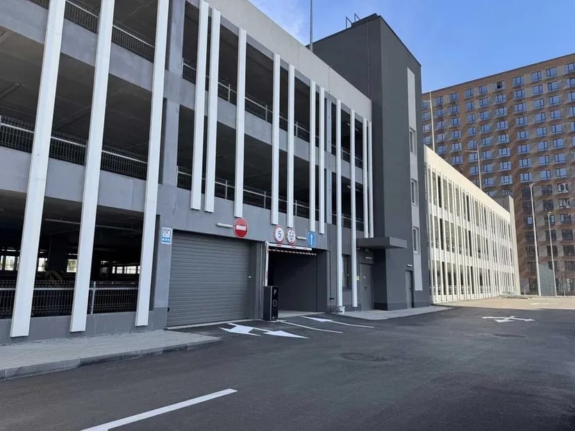 Паркомісце в новому паркінгу в ЖК «Варшавський 3»