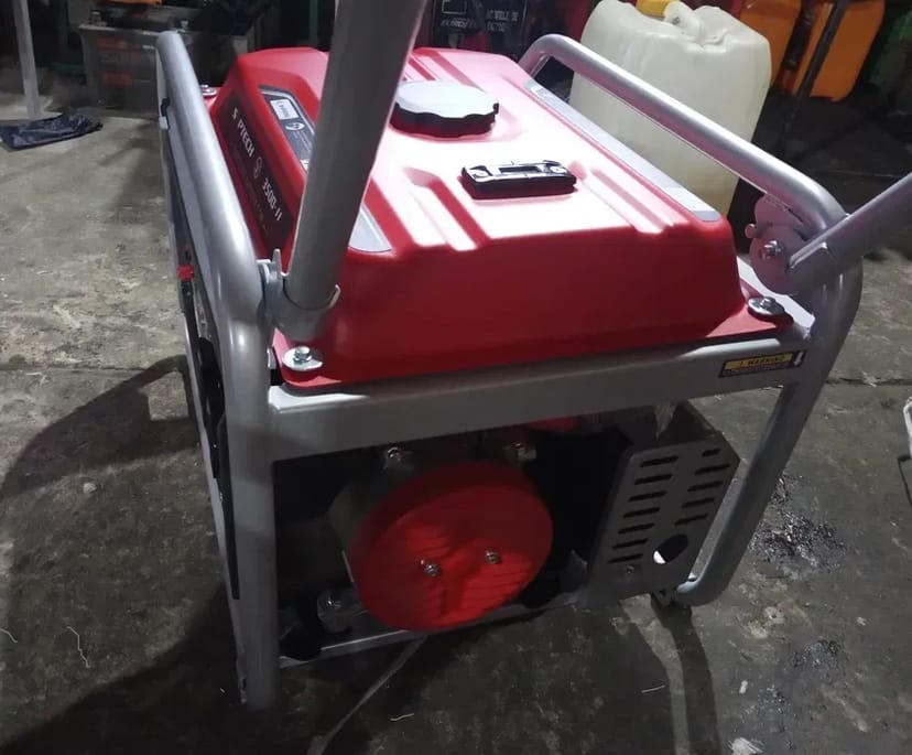 Генератор 3 кв, бензиновий електрогенератор.