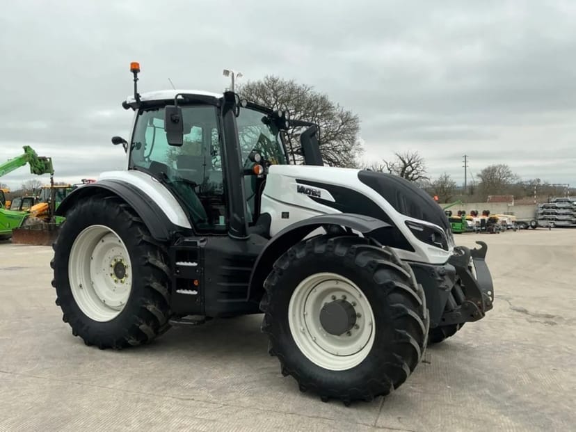 Повнопривідний колісний трактор Valtra T234