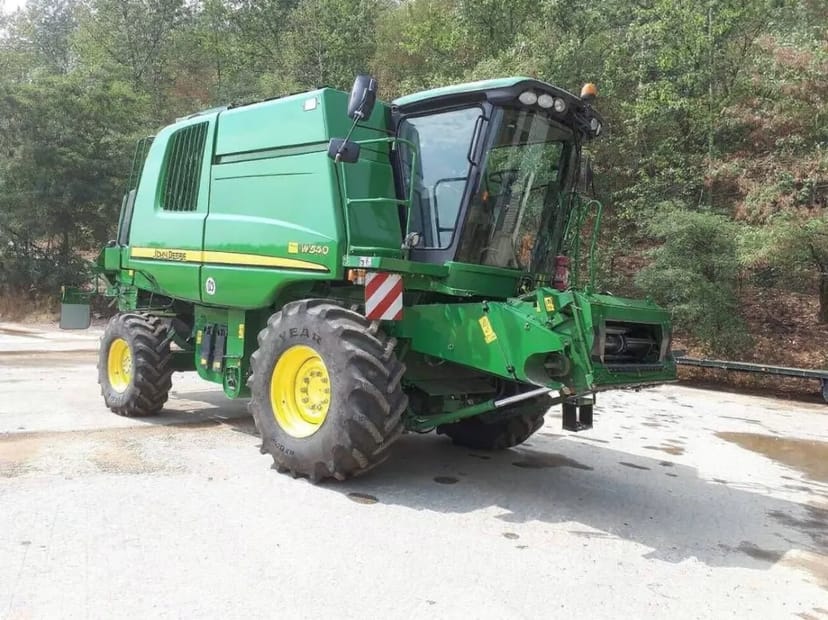 Зернозбиральний комбайн John Deere W540 для жнив