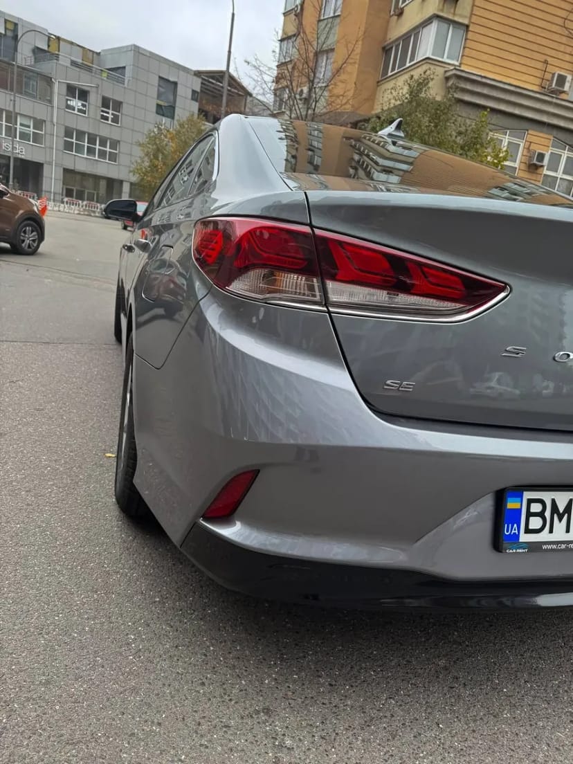 Hyundai Sonata без водія