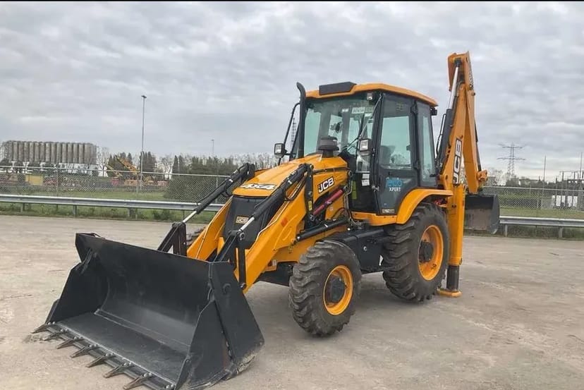 Екскаватор навантажувач JCB