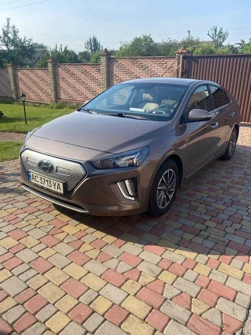 авто Hyundai Ioniq електро