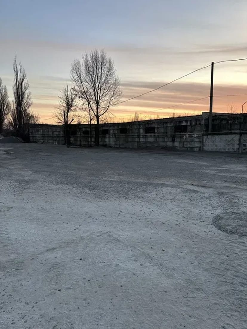 Цілодобова стоянка для вантажних автомобілів