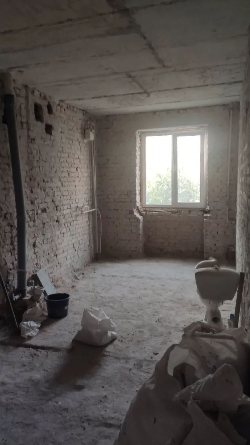 Демонтування демонтажні роботи демонтаж даху полу плитки стін паркана