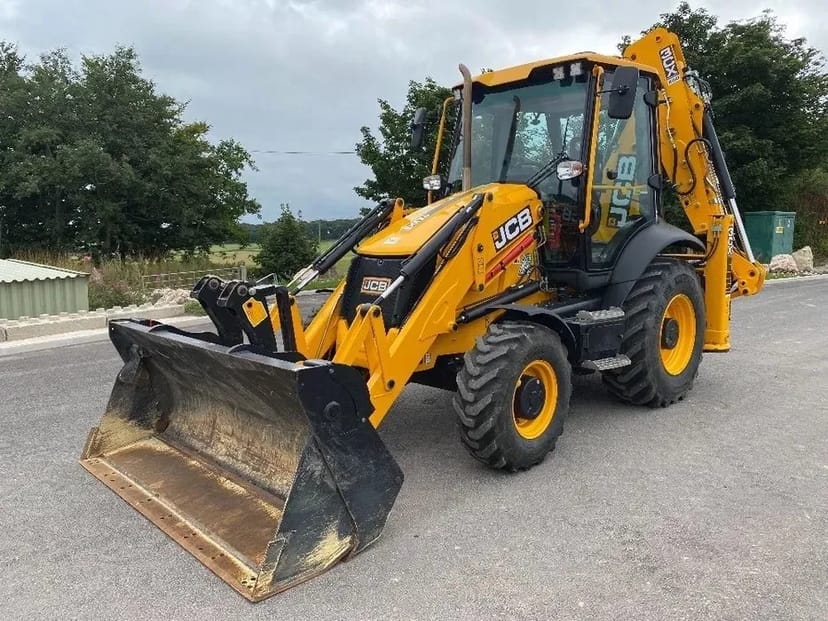 Екскаватор JCB для земляних і будівельних робіт