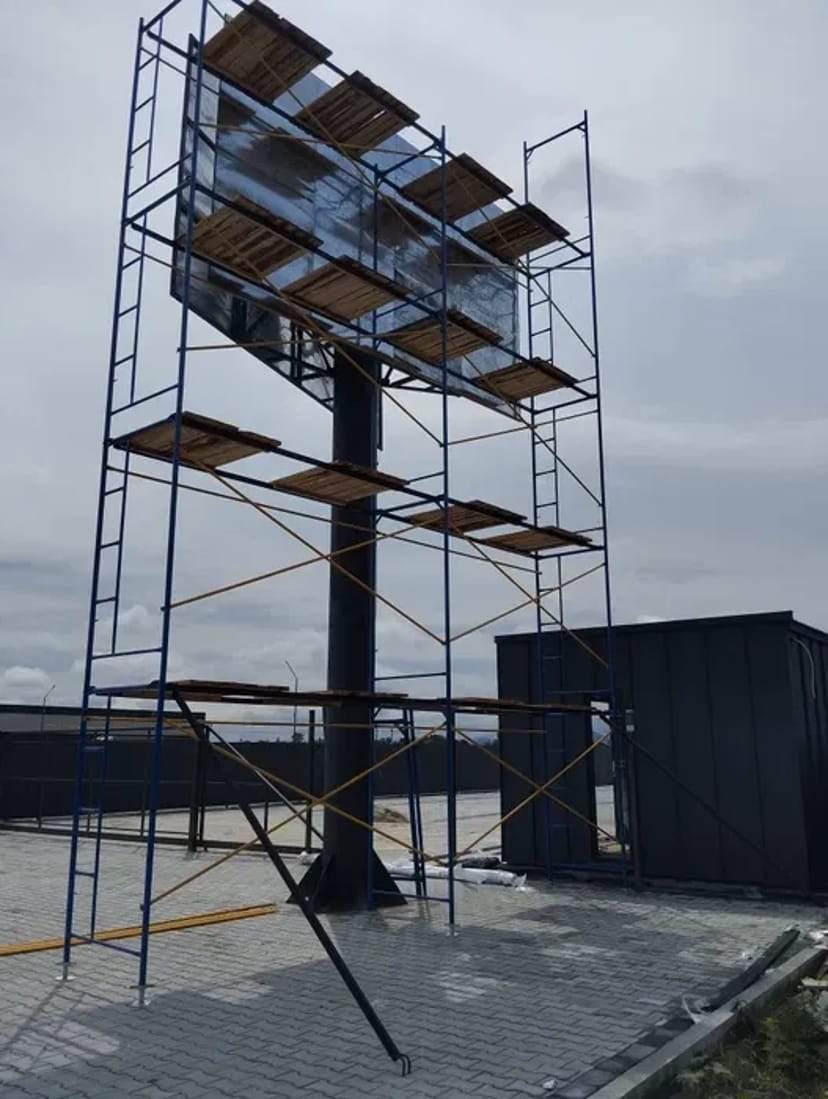 Будівельні риштування (ліса будівельні)