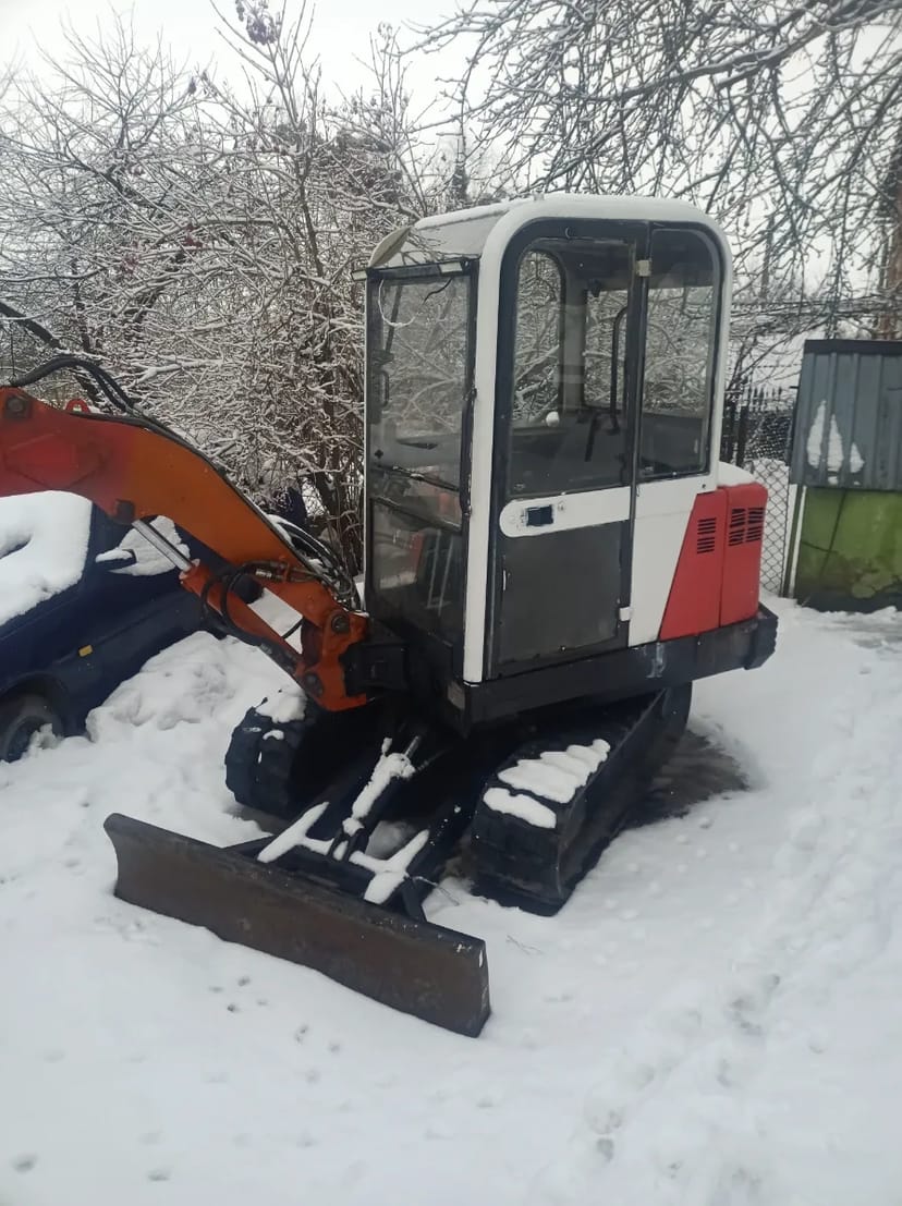 Маневриний міні-екскаватор Pel-Job