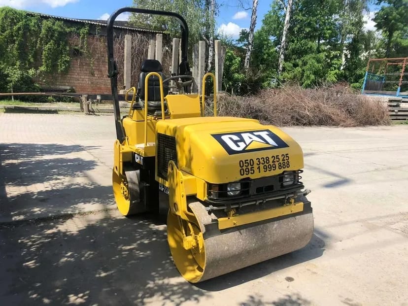 Каток дорожній