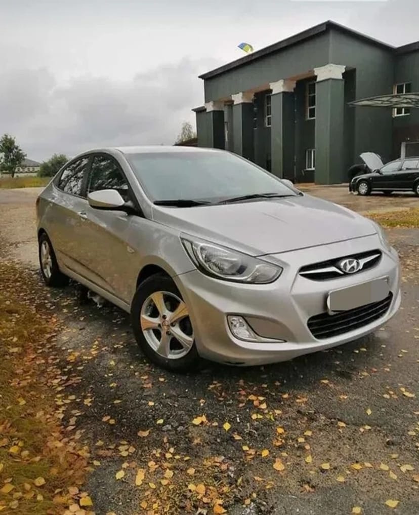 Авто Hyundai Accent 2013
