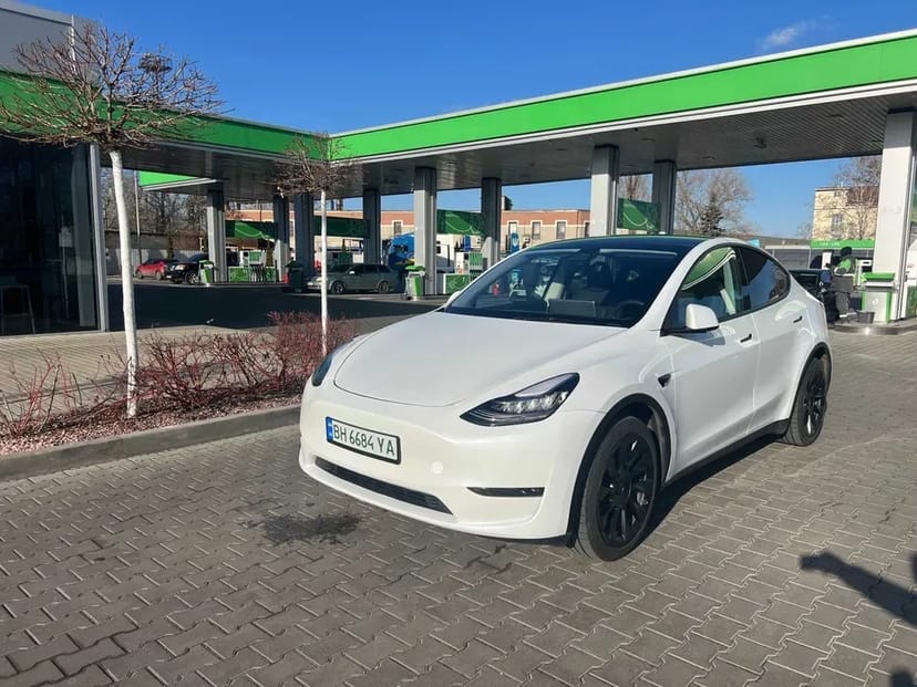 Тесла TESLA Model Y Long Range DUAL Motor авто машина