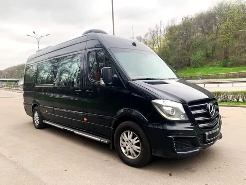 278 Мікроавтобус Mercedes Sprinter чорный VIP class з водієм