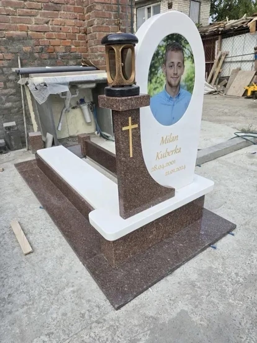 Пам'ятники від виробника виставка Висока Якість Гарантія