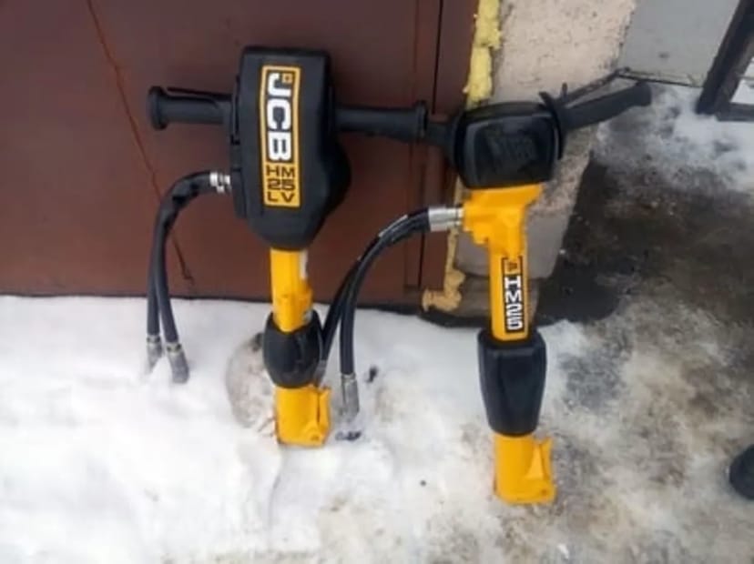 Гідравлічний відбійний молоток JCB HM 25 LV.