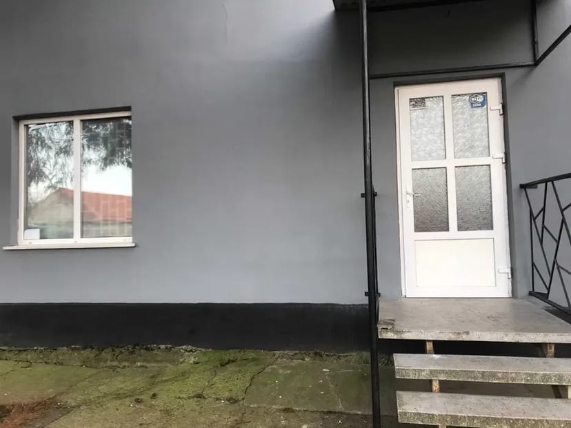 Комерційне приміщення під магазин, салон, тощо - 225 €