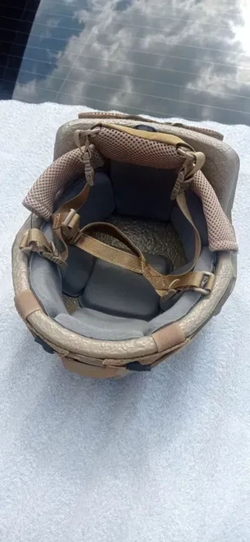 Професійна обрізка та апгрейд шоломів: якісна модернізація захисту!