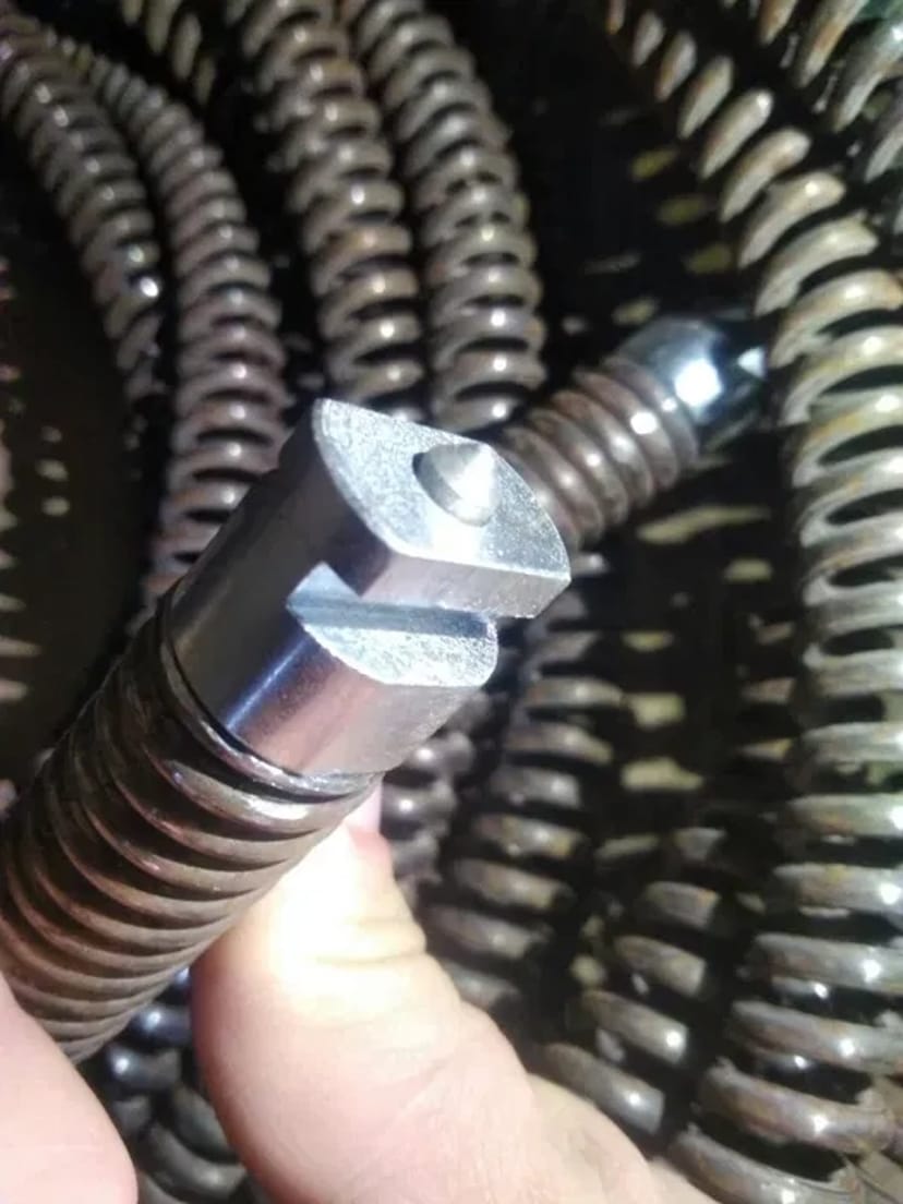 Прочищення каналізації, чищення каналізаційних систем, відкачування ям.