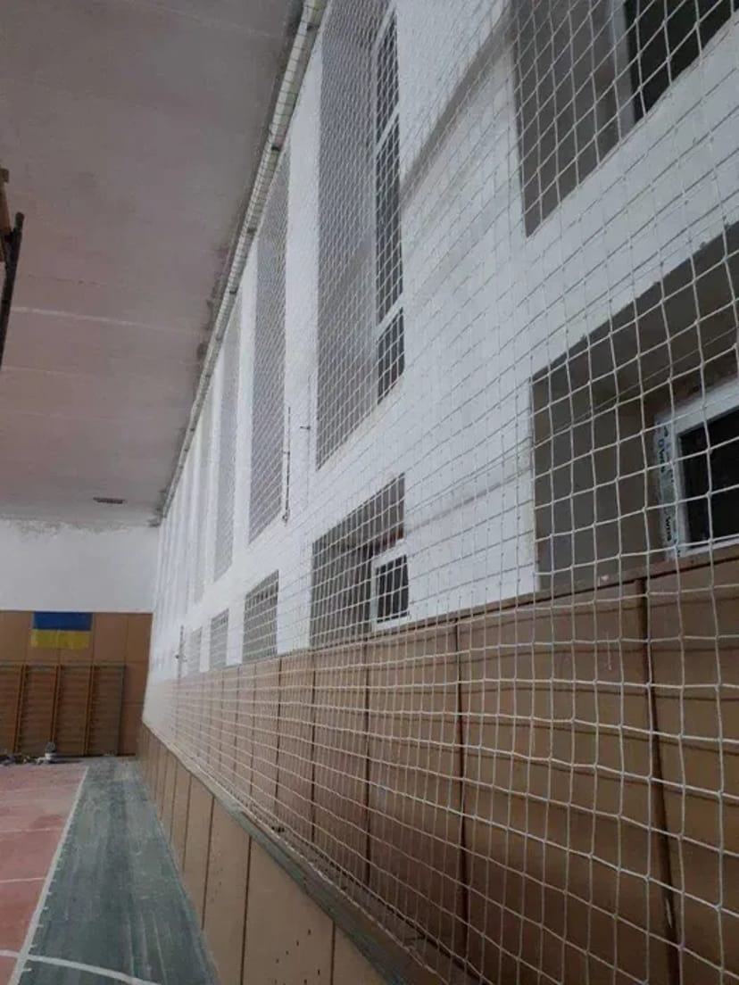 Сітки загороджувальні для спортивних майданчиків, стадіонів